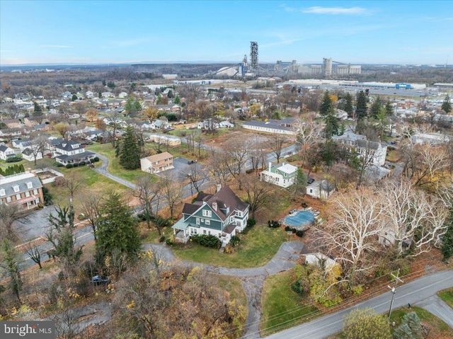 1017 WINCHESTER AVE, Martinsburg, WV 25401