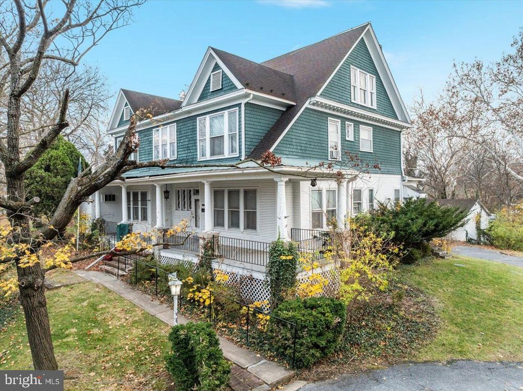 1017 WINCHESTER AVE, Martinsburg, WV 25401