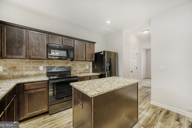 323 Bandelier Circle, Hampton, GA 30228