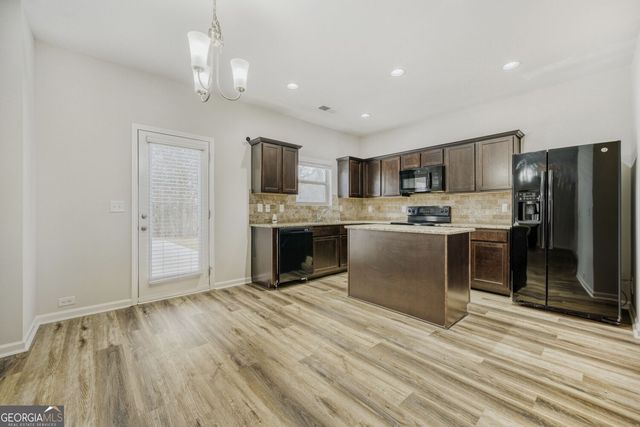 323 Bandelier Circle, Hampton, GA 30228