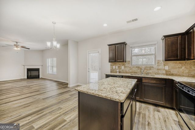 323 Bandelier Circle, Hampton, GA 30228