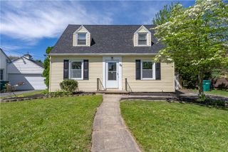22 Idyllwood Lane, Irondequoit, NY 14617