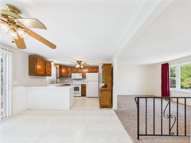 38 Pinecrest Drive, Exeter, RI 02822