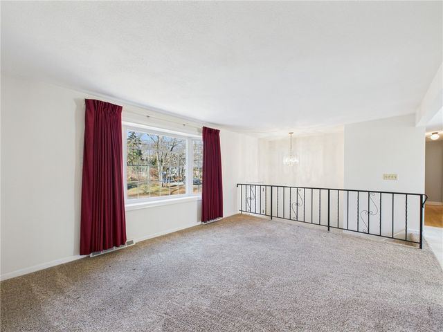 38 Pinecrest Drive, Exeter, RI 02822