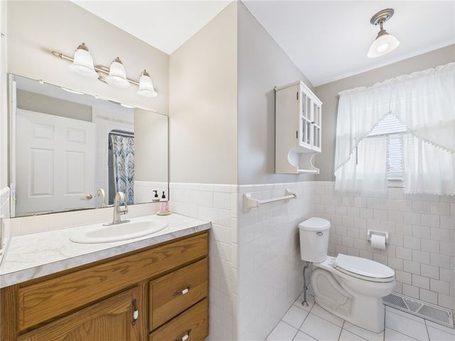 38 Pinecrest Drive, Exeter, RI 02822