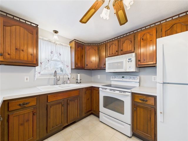 38 Pinecrest Drive, Exeter, RI 02822