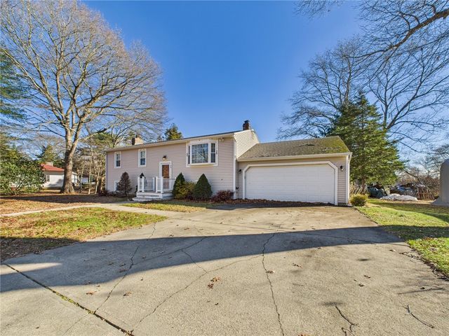 38 Pinecrest Drive, Exeter, RI 02822
