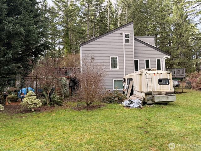 5040 SW Lake Helena Road, Port Orchard, WA 98367