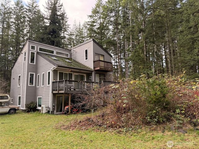 5040 SW Lake Helena Road, Port Orchard, WA 98367