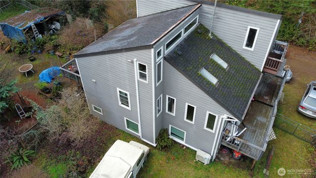 5040 SW Lake Helena Road, Port Orchard, WA 98367