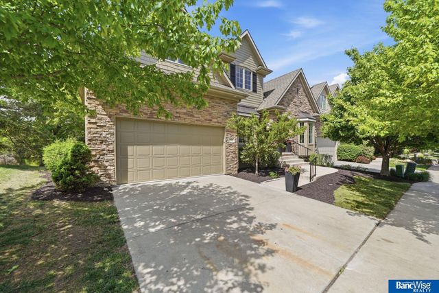 7841 Preserve Lane, Lincoln, NE 68516