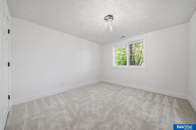 7841 Preserve Lane, Lincoln, NE 68516