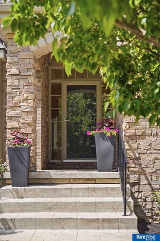 7841 Preserve Lane, Lincoln, NE 68516