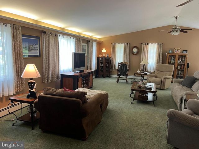 43 LINCOLN SCHOOL RD, Jonestown, PA 17038