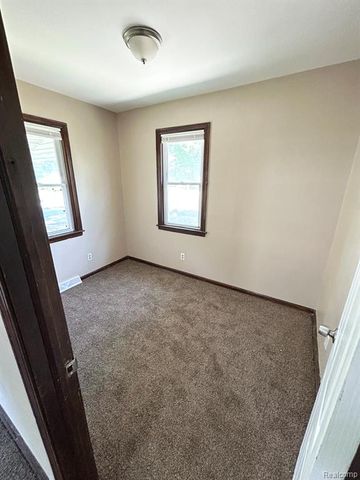 2414 Thom Street, Flint, MI 48506