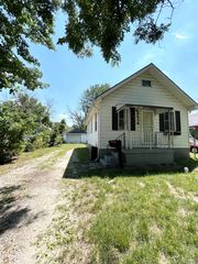 2414 Thom Street, Flint, MI 48506