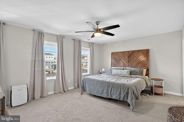 1013 TURNSTONE DR, Fogelsville, PA 18051