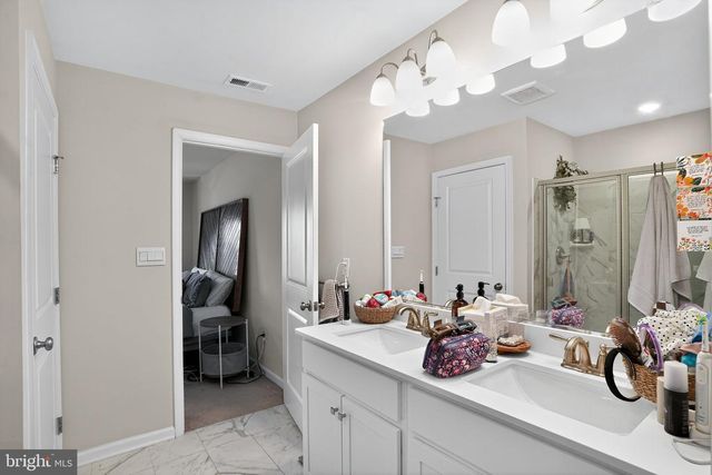 1013 TURNSTONE DR, Fogelsville, PA 18051