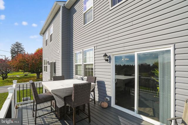 1013 TURNSTONE DR, Fogelsville, PA 18051