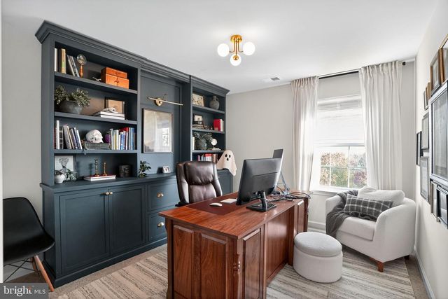 1013 TURNSTONE DR, Fogelsville, PA 18051