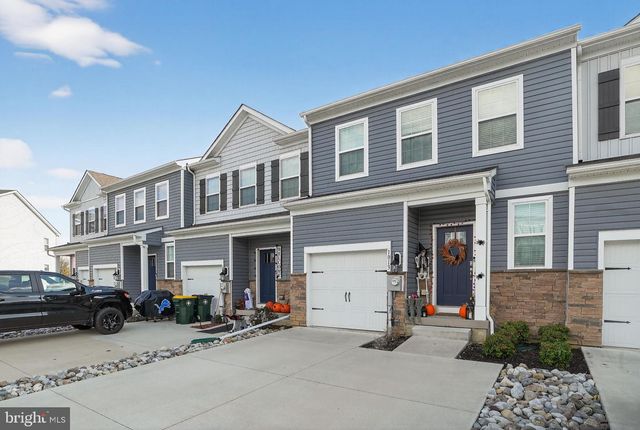 1013 TURNSTONE DR, Fogelsville, PA 18051