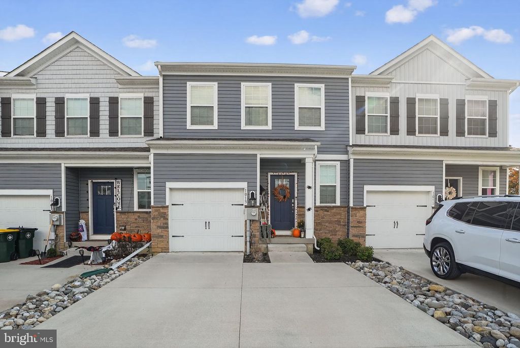 1013 TURNSTONE DR, Fogelsville, PA 18051