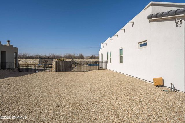 7521 Cubalaya Place, Las Cruces, NM 88007