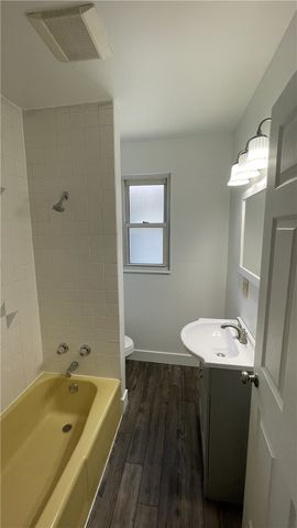 424 W 7th Ave 1, Tarentum, PA 15084