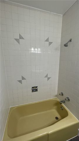 424 W 7th Ave 1, Tarentum, PA 15084