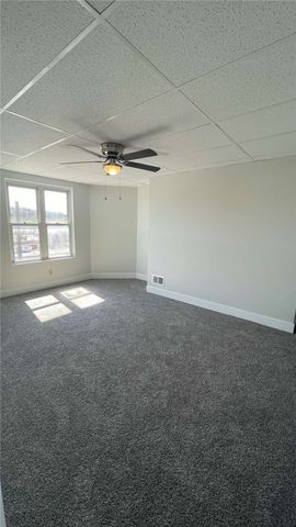 424 W 7th Ave 1, Tarentum, PA 15084