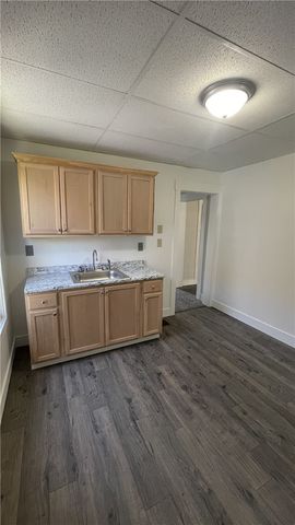 424 W 7th Ave 1, Tarentum, PA 15084