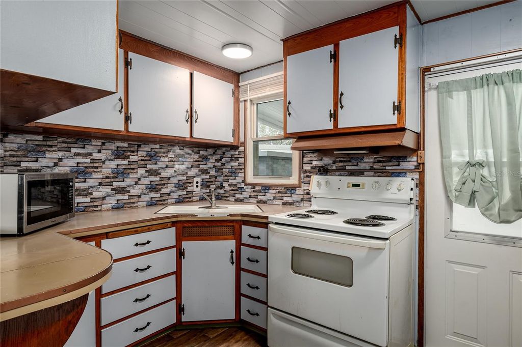504 50TH AVENUE DR W, BRADENTON, FL 34207 — photo 5