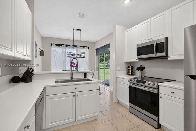 212 Catania Way, Royal Palm Beach, FL 33411