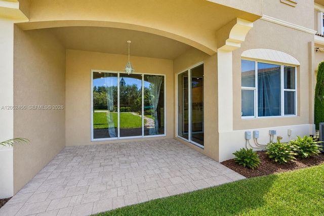 212 Catania Way, Royal Palm Beach, FL 33411