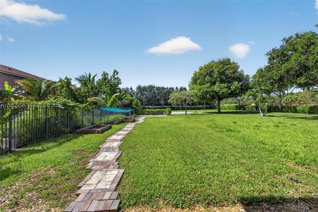 212 Catania Way, Royal Palm Beach, FL 33411