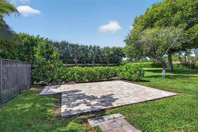 212 Catania Way, Royal Palm Beach, FL 33411