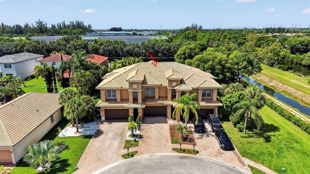 212 Catania Way, Royal Palm Beach, FL 33411