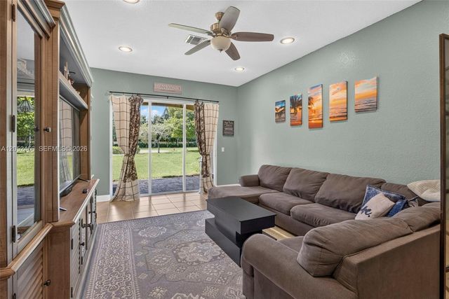 212 Catania Way, Royal Palm Beach, FL 33411