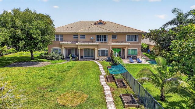 212 Catania Way, Royal Palm Beach, FL 33411