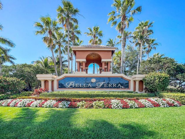 212 Catania Way, Royal Palm Beach, FL 33411
