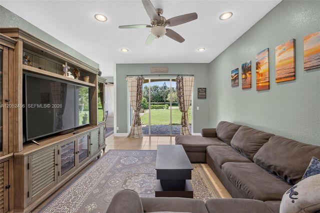 212 Catania Way, Royal Palm Beach, FL 33411