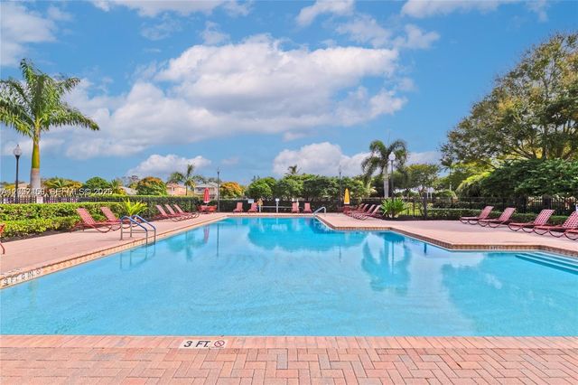 212 Catania Way, Royal Palm Beach, FL 33411
