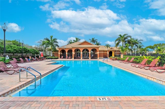 212 Catania Way, Royal Palm Beach, FL 33411