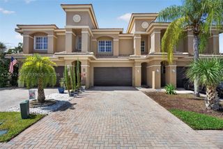 212 Catania Way, Royal Palm Beach, FL 33411
