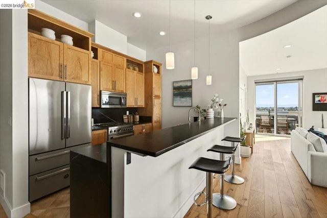 201 4Th St 601, Oakland, CA 94607