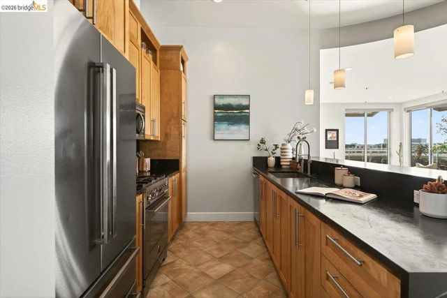 201 4Th St 601, Oakland, CA 94607