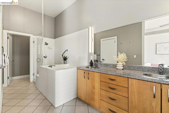 201 4Th St 601, Oakland, CA 94607