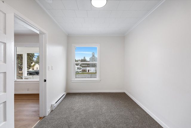 320 S Crosby St, Tekoa, WA 99033