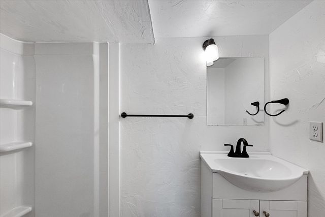 320 S Crosby St, Tekoa, WA 99033