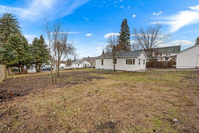 320 S Crosby St, Tekoa, WA 99033